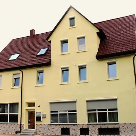 Eisenbahn Hotel *